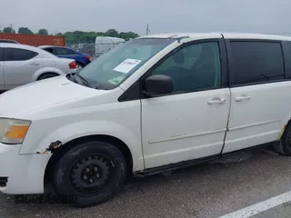 2009 Dodge Grand Caravan SE with VIN 1D8HN44E49B511845, listed as a IAAI auction lot 42490697 with 379,412 mi miles and . Bid and sale history available at DreamBid. Image 6.