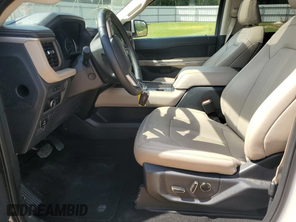 2024 Ford Expedition Limited with VIN 1FMJU1K88REA11681, listed as a Copart auction lot 67915394 with 28,948 mi miles and Clean Title. Bid and sale history available at carsss.com. Image 7.