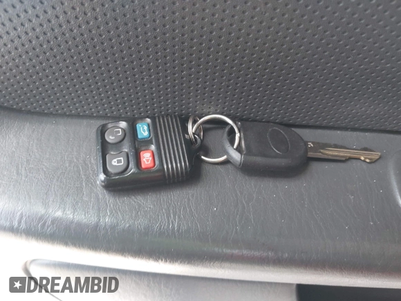 2005 Ford Escape XLS Value с VIN 1FMYU92Z75DA05019, выставлен на аукционе IAAI как лот 42283628 с пробегом 236 568 миль миль и . История ставок и продаж доступна на DreamBid. Изображение 11.