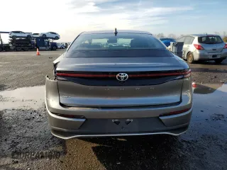 2023 Toyota Crown XLE z VIN JTDAAAAFXP3008724, wystawiony jako Copart lot #85527824 z przebiegiem 16 687 mil mil oraz Szkoda całkowita • Salvage title. Historia ofert i sprzedaży dostępna na DreamBid. Obrazek 6.