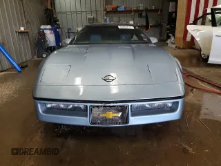 1984 Chevrolet Corvette z VIN 1G1AY0788E5113478, wystawiony jako Copart lot #60860615 z przebiegiem Nie podano mil oraz Czysty tytuł • Clean title. Historia ofert i sprzedaży dostępna na DreamBid. Obrazek 5.