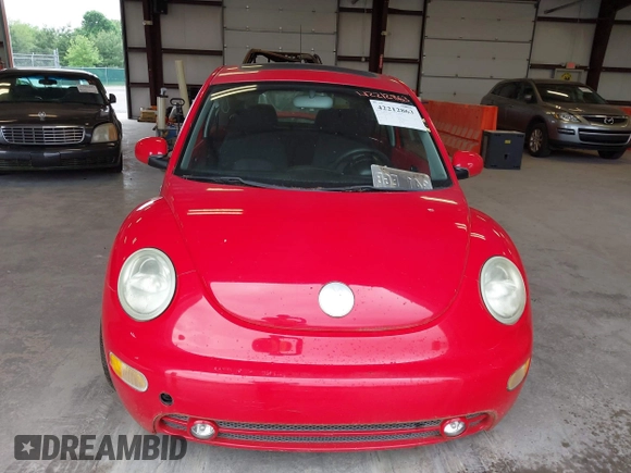 2003 Volkswagen Beetle GLS z VIN 3VWCK21C93M421676, wystawiony jako IAAI lot #42212863 z przebiegiem 115 134 mil mil oraz . Historia ofert i sprzedaży dostępna na DreamBid. Obrazek 6.