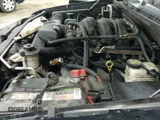 2008 Ford Explorer XLT z VIN 1FMEU73878UA51547, wystawiony jako IAAI lot #43479032 z przebiegiem 182 844 mil mil oraz . Historia ofert i sprzedaży dostępna na DreamBid. Obrazek 14.