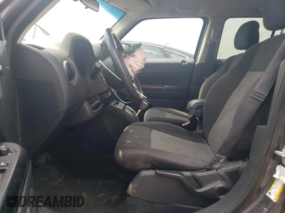 2015 Jeep Patriot Latitude with VIN 1C4NJPFB0FD264888, listed as a Copart auction lot 60201145 with 110,839 mi miles and Clean title. Bid and sale history available at DreamBid. Image 7.