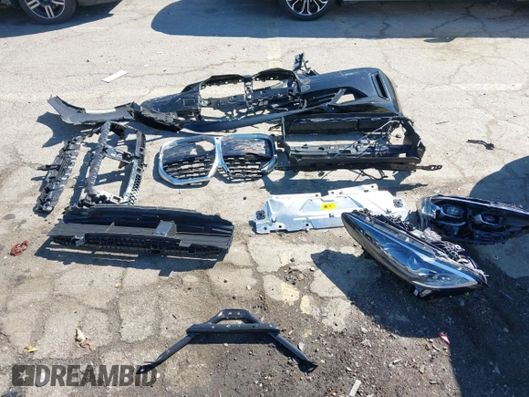 2024 BMW i4 eDrive35 z VIN WBY43AW01RFS94328, wystawiony jako IAAI lot #41734039 z przebiegiem 8 959 mil mil oraz . Historia ofert i sprzedaży dostępna na DreamBid. Obrazek 12.