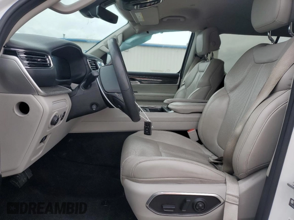 2022 Jeep Wagoneer Series II with VIN 1C4SJUBT8NS117874, listed as a Copart auction lot 56003895 with 92,339 mi miles and Salvage title. Bid and sale history available at DreamBid. Image 7.
