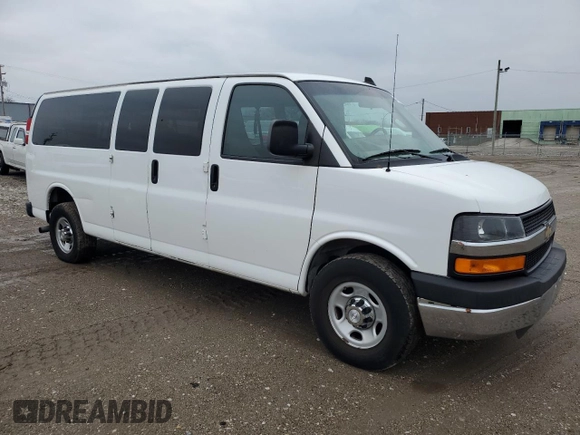 2016 Chevrolet Express Passenger LT with VIN 1GAZGPFF9G1311706, listed as a Copart auction lot 84155094 with 312,498 mi miles and Clean title. Bid and sale history available at DreamBid. Image 4.