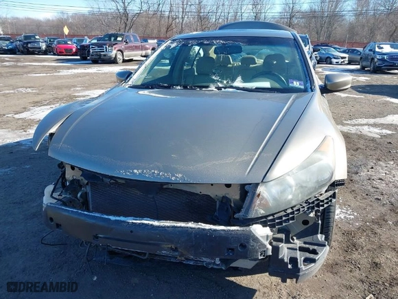 2009 Honda Accord Sdn EX-L with VIN 1HGCP26869A028055, listed as a IAAI auction lot 41620790 with 176044 miles. Bid and sale history available at carsss.com. Image 6.