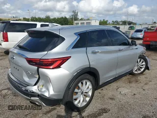 2019 Infiniti QX50 LUXE with VIN 3PCAJ5M15KF108197, listed as a Copart auction lot 68457122 with 31,942 mi miles. Bid and sale history available at carsss.com. Image 3.
