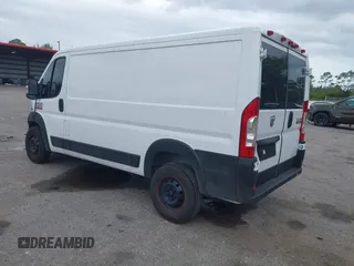 2017 Ram ProMaster Cargo z VIN 3C6TRVAG9HE546267, wystawiony jako IAAI lot #42180933 z przebiegiem 78 805 mil mil oraz . Historia ofert i sprzedaży dostępna na DreamBid. Obrazek 3.