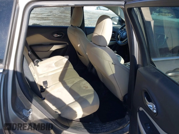 2018 Jeep Cherokee Latitude z VIN 1C4PJMCX2JD570426, wystawiony jako IAAI lot #41394183 z przebiegiem 182 419 mil mil oraz . Historia ofert i sprzedaży dostępna na DreamBid. Obrazek 8.
