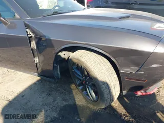 2019 Dodge Challenger SXT with VIN 2C3CDZGGXKH683563, listed as a IAAI auction lot 41320137 with 60,490 mi miles. Bid and sale history available at carsss.com. Image 6.