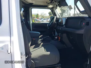 2025 Jeep Wrangler Rubicon with VIN 1C4PJXFN9SW523685, listed as a IAAI auction lot 41945204 with 24 mi miles and . Bid and sale history available at DreamBid. Image 5.