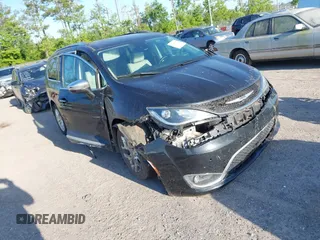 2020 Chrysler Pacifica Limited z VIN 2C4RC1GGXLR238343, wystawiony jako IAAI lot #42068574 z przebiegiem 110 257 mil mil oraz . Historia ofert i sprzedaży dostępna na DreamBid. Obrazek 1.