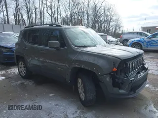 2020 Jeep Renegade Latitude with VIN ZACNJBBBXLPM06330, listed as a IAAI auction lot 41601086 with 92,320 mi miles. Bid and sale history available at carsss.com. Image 1.