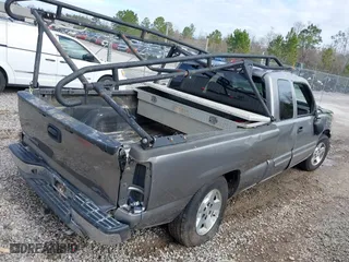 2006 Chevrolet Silverado 1500 LT1 with VIN 2GCEC19TX61110812, listed as a IAAI auction lot 41340839 with 175,547 mi miles. Bid and sale history available at carsss.com. Image 4.