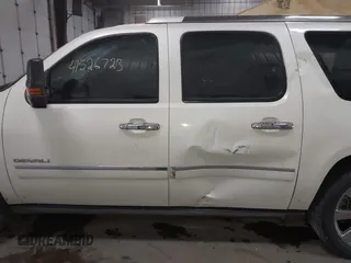 2011 GMC Yukon XL Denali with VIN 1GKS2MEF9BR221784, listed as a IAAI auction lot 41526723 with 207,632 mi miles. Bid and sale history available at carsss.com. Image 15.