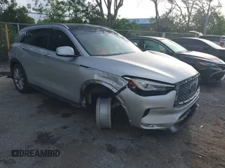 2021 Infiniti QX50 Luxe с VIN 3PCAJ5BA7MF105890, выставлен на аукционе IAAI как лот 42346569 с пробегом 26 784 миль миль и . История ставок и продаж доступна на DreamBid. Изображение 1.