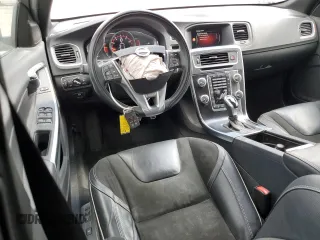 2015 Volvo V60 z VIN YV1902SS6F1227756, wystawiony jako Copart lot #57962725 z przebiegiem 62 542 mil mil oraz Szkoda całkowita • Salvage title. Historia ofert i sprzedaży dostępna na DreamBid. Obrazek 8.
