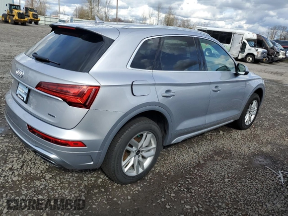 2022 Audi Q5 S line Premium with VIN WA1GAAFY0N2089458, listed as a Copart auction lot 49338915 with 25,993 mi miles and Salvage Title. Bid and sale history available at carsss.com. Image 3.