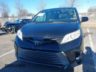 2018 Toyota Sienna XLE Auto Access Seat with VIN 5TDYZ3DC0JS913659, listed as a IAAI auction lot 41753475 with 172,858 mi miles. Bid and sale history available at carsss.com. Image 12.