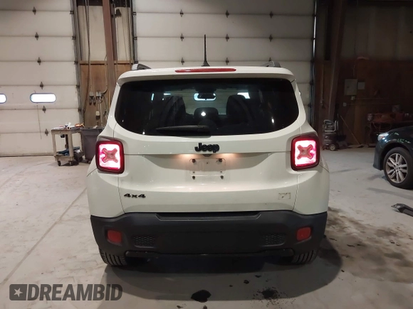 2017 Jeep Renegade Latitude with VIN ZACCJBBB7HPE84209, listed as a IAAI auction lot 41284064 with 81,801 mi miles. Bid and sale history available at carsss.com. Image 17.