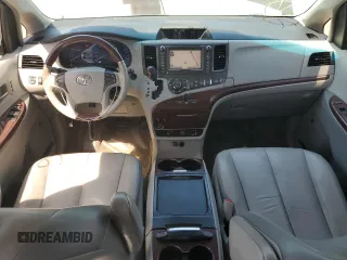 2011 Toyota Sienna XLE AAS z VIN 5TDYK3DC7BS111311, wystawiony jako Copart lot #57298675 z przebiegiem 131 597 mil mil oraz Szkoda całkowita • Salvage title. Historia ofert i sprzedaży dostępna na DreamBid. Obrazek 8.