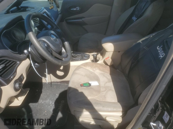 2019 Jeep Cherokee Latitude with VIN 1C4PJLCB9KD203992, listed as a Copart auction lot 52029165 with 135,534 mi miles and Salvage Title. Bid and sale history available at carsss.com. Image 7.