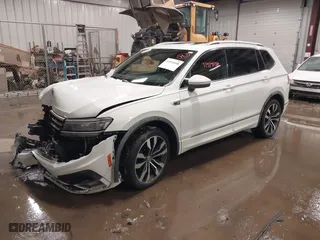 2020 Volkswagen Tiguan SEL Premium R-Line with VIN 3VV4B7AX5LM145862, listed as a IAAI auction lot 41414108 with 37,503 mi miles. Bid and sale history available at carsss.com. Image 17.