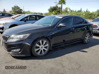 2013 Kia Optima SX с VIN 5XXGR4A67DG131607, выставлен на аукционе Copart как лот 62530355 с пробегом 229 514 миль миль и Списание • Salvage title. История ставок и продаж доступна на DreamBid. Изображение 1.