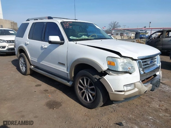 2006 Ford Explorer Eddie Bauer with VIN 1FMEU74E76UA10983, listed as a IAAI auction lot 41793673 with 118,696 mi miles. Bid and sale history available at carsss.com. Image 1.