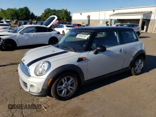 2012 MINI Hardtop z VIN WMWSU3C59CT264145, wystawiony jako Copart lot #65540245 z przebiegiem 68 541 mil mil oraz Szkoda całkowita • Salvage title. Historia ofert i sprzedaży dostępna na DreamBid. Obrazek 1.