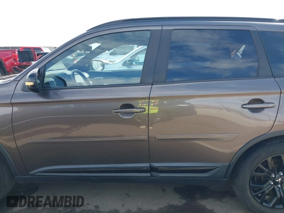 2018 Mitsubishi Outlander SE with VIN JA4AD3A38JZ030633, listed as a IAAI auction lot 41787274 with 70,696 mi miles and . Bid and sale history available at DreamBid. Image 14.