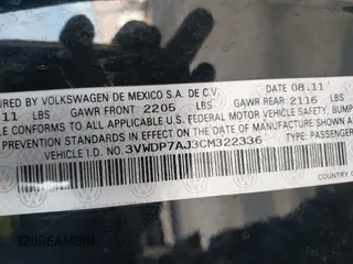 2012 Volkswagen Jetta Sedan SE w/Convenience PZEV with VIN 3VWDP7AJ3CM322336, listed as a IAAI auction lot 41572929 with 176,086 mi miles. Bid and sale history available at carsss.com. Image 9.
