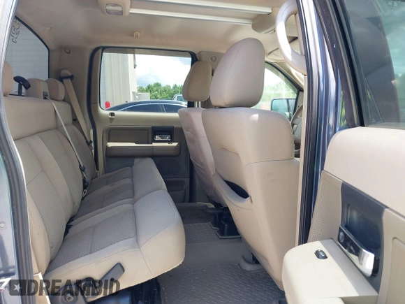 2004 Ford F-150 XLT z VIN 1FTRW12W34KD28410, wystawiony jako IAAI lot #42385449 z przebiegiem 169 152 mil mil oraz . Historia ofert i sprzedaży dostępna na DreamBid. Obrazek 8.
