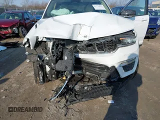 2022 Jeep Grand Cherokee Limited z VIN 1C4RJHBG1N8619387, wystawiony jako IAAI lot #41770859 z przebiegiem 49 814 mil mil oraz . Historia ofert i sprzedaży dostępna na DreamBid. Obrazek 6.