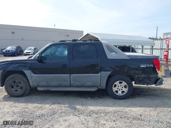 2002 Chevrolet Avalanche with VIN 3GNEC13T02G219796, listed as a IAAI auction lot 41902162 with 308,048 mi miles. Bid and sale history available at carsss.com. Image 15.