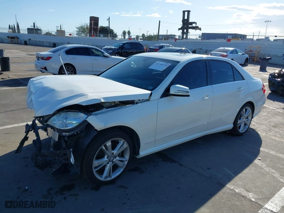 2013 Mercedes-Benz E-Class E 350 Luxury with VIN WDDHF5KB2DA721777, listed as a IAAI auction lot 41756226 with 128,954 mi miles. Bid and sale history available at carsss.com. Image 18.