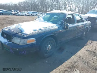 2008 Ford Police Interceptor with VIN 2FAFP71V78X123998, listed as a IAAI auction lot 41413895 with 999,999 mi miles. Bid and sale history available at carsss.com. Image 17.