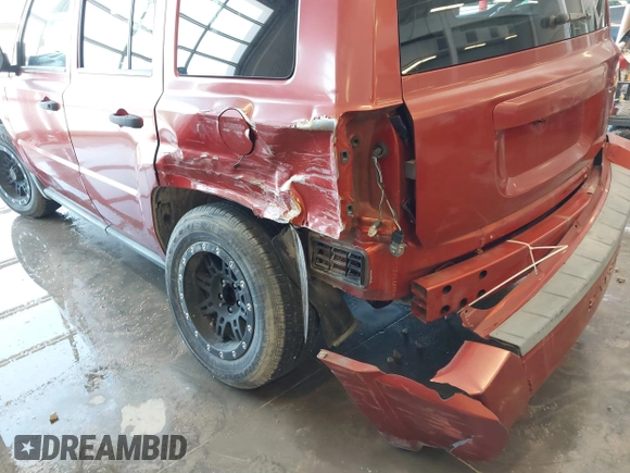 2008 Jeep Patriot Sport with VIN 1J8FT28008D705380, listed as a IAAI auction lot 41790973 with 74,436 mi miles and . Bid and sale history available at DreamBid. Image 6.