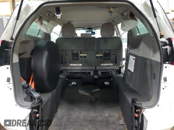 2017 Toyota Sienna L with VIN 5TDZZ3DC9HS879994, listed as a Copart auction lot 41584485 with 123,087 mi miles and Salvage Title. Bid and sale history available at DreamBid. Image 10.