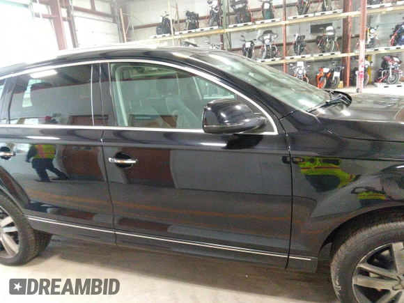 2014 Audi Q7 Premium Plus z VIN WA1LMAFE3ED013667, wystawiony jako IAAI lot #40940362 z przebiegiem 111 599 mil mil oraz . Historia ofert i sprzedaży dostępna na DreamBid. Obrazek 13.