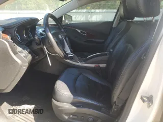 2012 Buick LaCrosse Premium 1 z VIN 1G4GD5E3XCF335041, wystawiony jako Copart lot #54889695 z przebiegiem 128 818 mil mil oraz Szkoda całkowita • Salvage title. Historia ofert i sprzedaży dostępna na DreamBid. Obrazek 7.