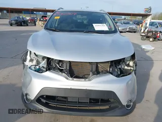 2017 Nissan Rogue SV z VIN JN1BJ1CP5HW030515, wystawiony jako IAAI lot #41892304 z przebiegiem 83 794 mil mil oraz . Historia ofert i sprzedaży dostępna na DreamBid. Obrazek 13.