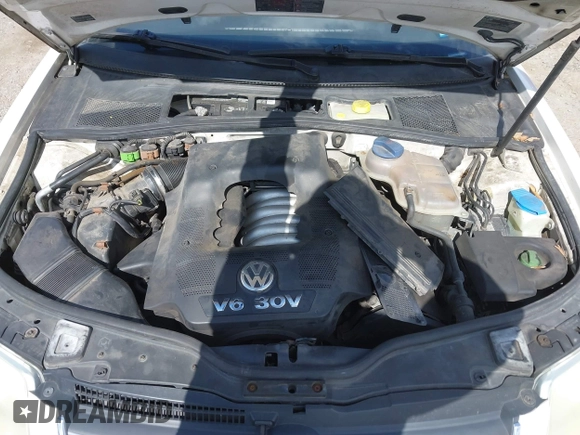2004 Volkswagen Passat GLX with VIN WVWRH63B64P150935, listed as a IAAI auction lot 42064933 with 174,357 mi miles and . Bid and sale history available at DreamBid. Image 10.