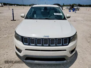 2018 Jeep Compass Altitude z VIN 3C4NJDBB0JT138862, wystawiony jako Copart lot #60074355 z przebiegiem 112 981 mil mil oraz Czysty tytuł • Clean title. Historia ofert i sprzedaży dostępna na DreamBid. Obrazek 5.
