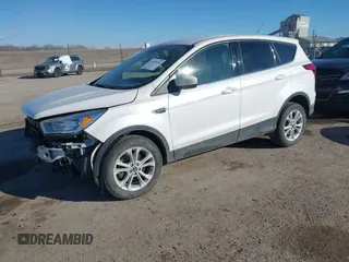 2019 Ford Escape SE z VIN 1FMCU9GD3KUC47731, wystawiony jako IAAI lot #41694244 z przebiegiem 77 059 mil mil oraz . Historia ofert i sprzedaży dostępna na DreamBid. Obrazek 20.