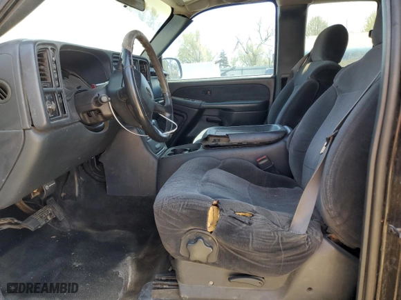2000 Chevrolet Silverado 2500 LT with VIN 1GCGK29U3YE372781, listed as a Copart auction lot 52990975 with 348,019 mi miles and Clean Title. Bid and sale history available at carsss.com. Image 7.