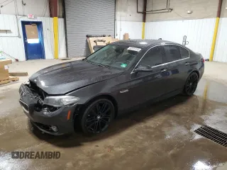2015 BMW 5 Series 528i xDrive with VIN WBA5A7C53FD620987, listed as a Copart auction lot 52725115 with 122,773 mi miles and Salvage Title. Bid and sale history available at carsss.com. Image 1.