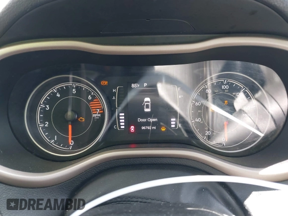 2017 Jeep Cherokee Latitude с VIN 1C4PJLCB7HW668140, выставлен на аукционе IAAI как лот 42719312 с пробегом 96 792 миль миль и . История ставок и продаж доступна на DreamBid. Изображение 7.